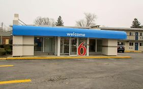 Motel 6 Lorain Rd 2*
